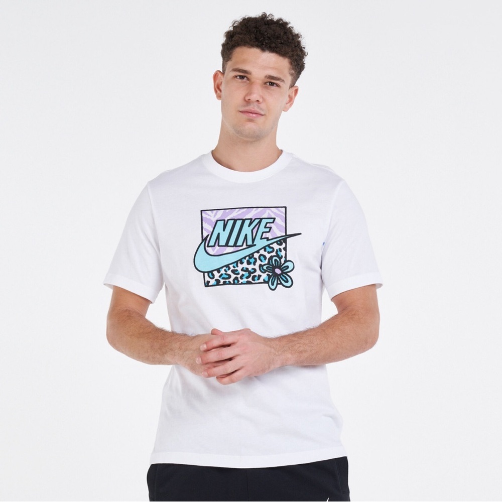 Nike White Graphic Short Sleeve Tee